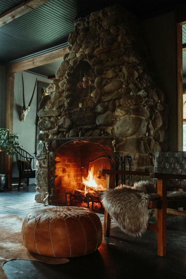 Отель Foxfire Mountain House Mount Pleasant Экстерьер фото